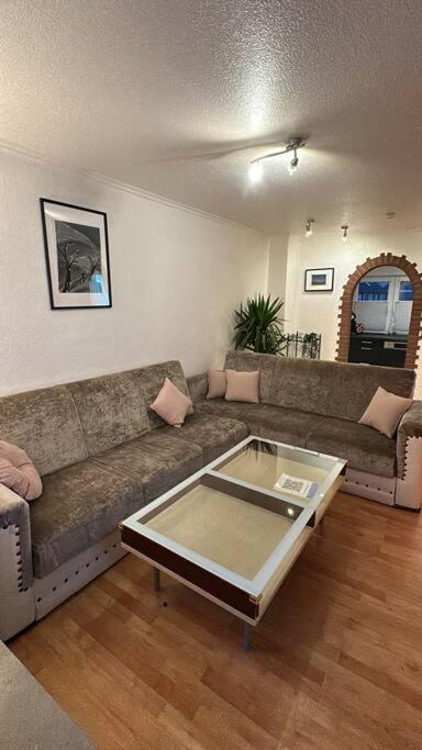 Top 3 Zimmer Appartment Bei Der Schalke Arena, Sport Und Natur Naehe Dortmund Essen Duesseldorf Oberhausen Gelsenkirchen Luaran gambar