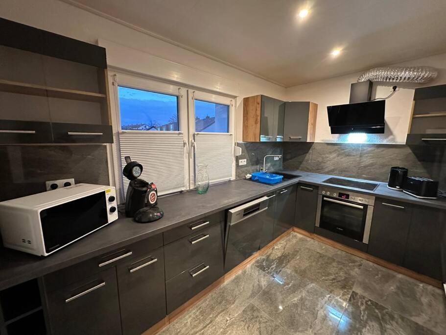 Top 3 Zimmer Appartment Bei Der Schalke Arena, Sport Und Natur Naehe Dortmund Essen Duesseldorf Oberhausen Gelsenkirchen Luaran gambar