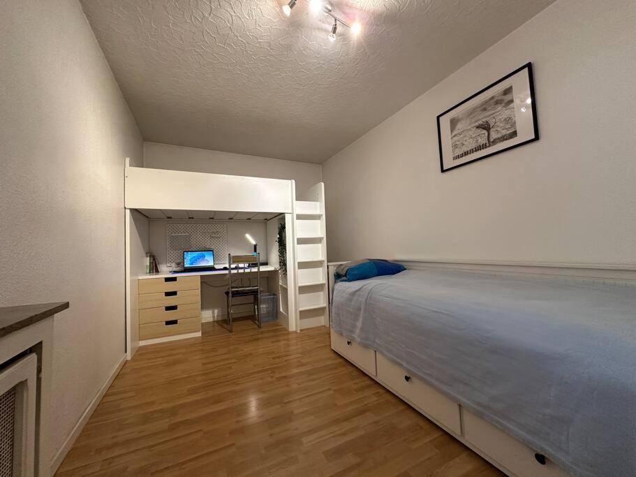 Top 3 Zimmer Appartment Bei Der Schalke Arena, Sport Und Natur Naehe Dortmund Essen Duesseldorf Oberhausen Gelsenkirchen Luaran gambar